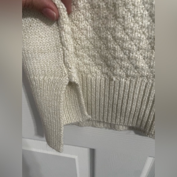 St. John’s Bay Women’s Crew Neck Metallic Knit Sweater Size Small Cream Color. - Picture 7 of 11